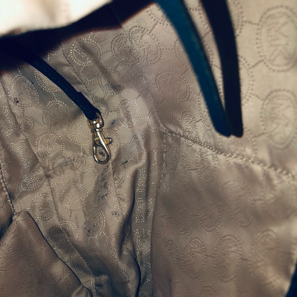 Michael Kors bag & wallet - Picture 5 of 13